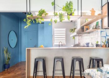 Localizado no bairro de Santa Cecília, um dos bairros mais boêmios de São Paulo, o apartamento teve a planta repensada em busca de mais leveza e pureza nas formas | Projeto BMA Studio | Foto: Guilherme Pucci