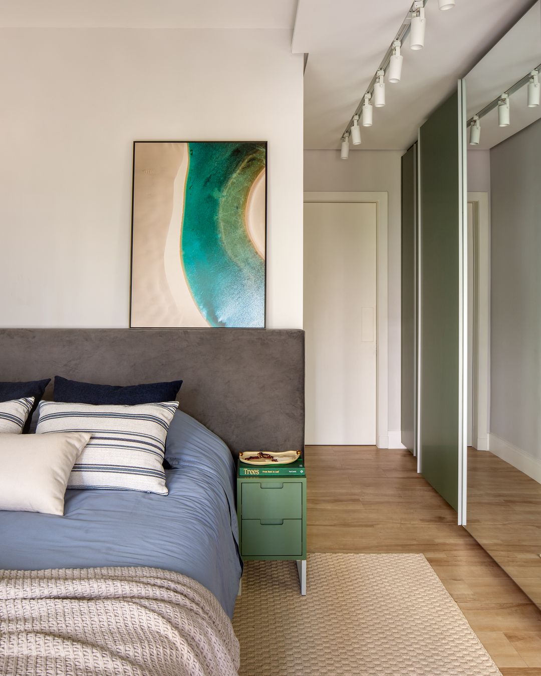 Apartamento em São Paulo traduz o encontro entre arquitetura, cotidiano e identidade