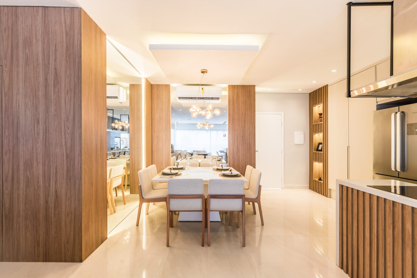 Como definir a mesa de jantar para ambientes compactos