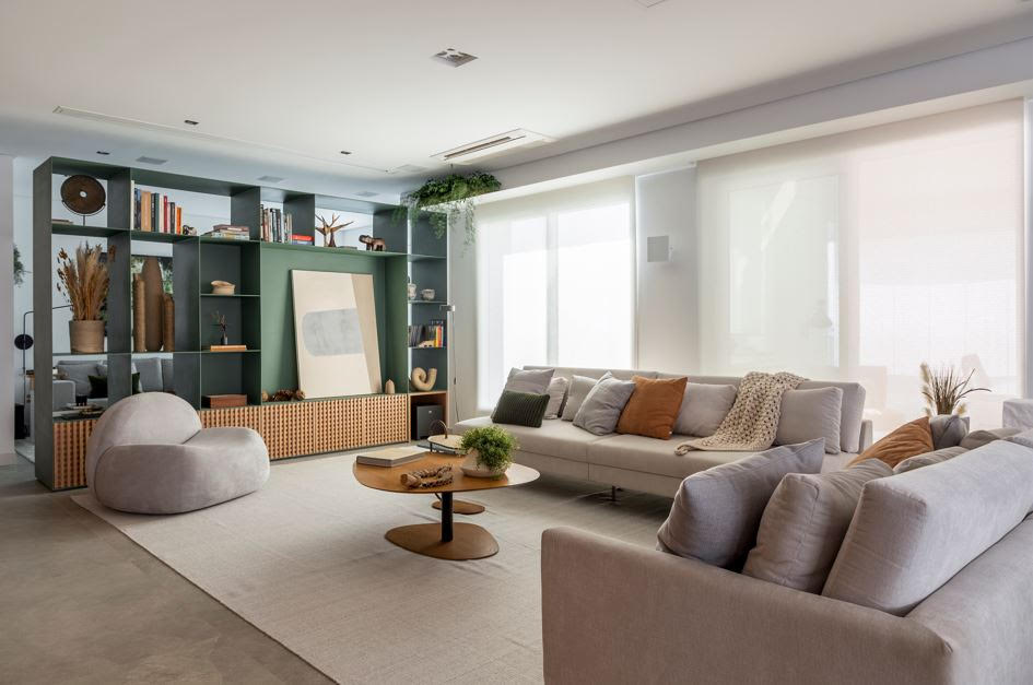 Modernidade arrojada é apenas uma das razões para adotar as estantes de serralheria nos projetos de interiores