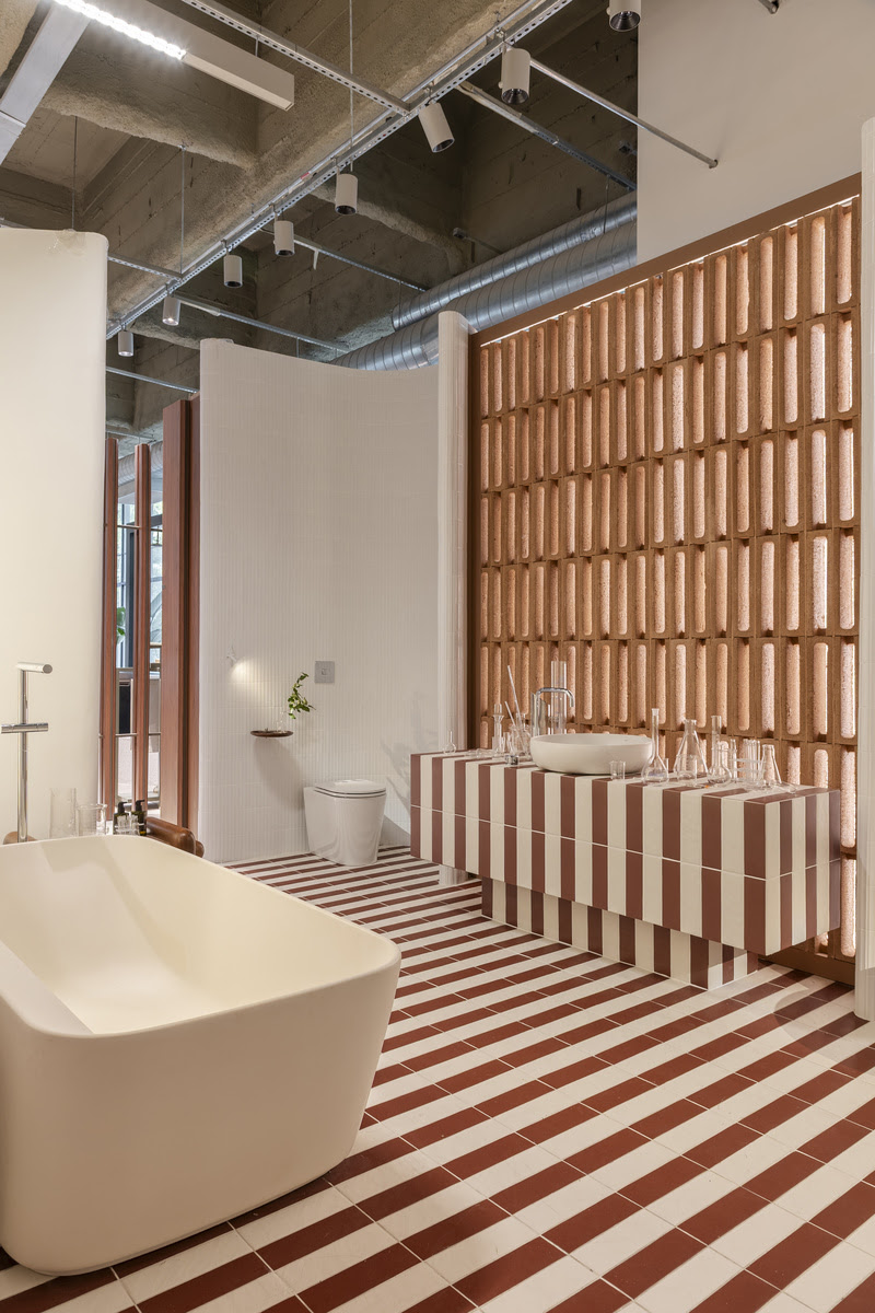 O banheiro como refúgio contemporâneo: espaço de pausa, reconexão e cuidado