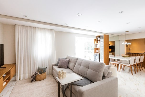 Sofá-ilha ou sofá-retrátil? O que muda no conforto e no visual da sala