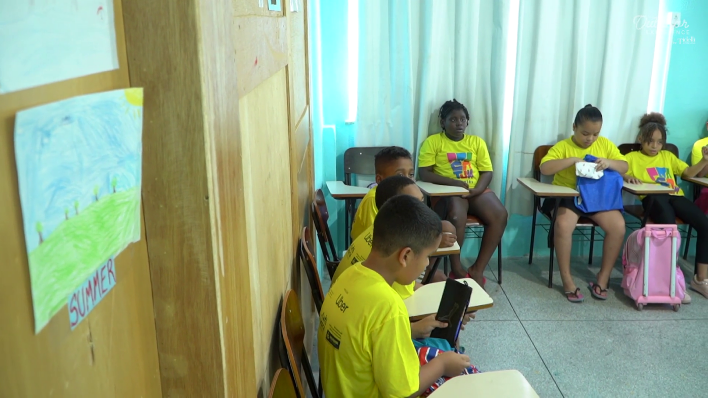 Impulsionado por Carlinhos Brown, Candeal se torna território vivo da cultura baiana e ganha novos espaços mobiliados pela Tidelli