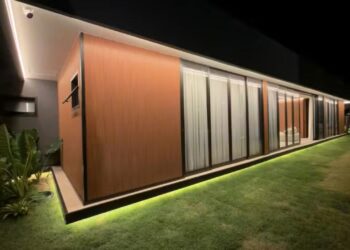 Tijolos de plástico reciclado impulsionam novo modelo de moradia desmontável no país