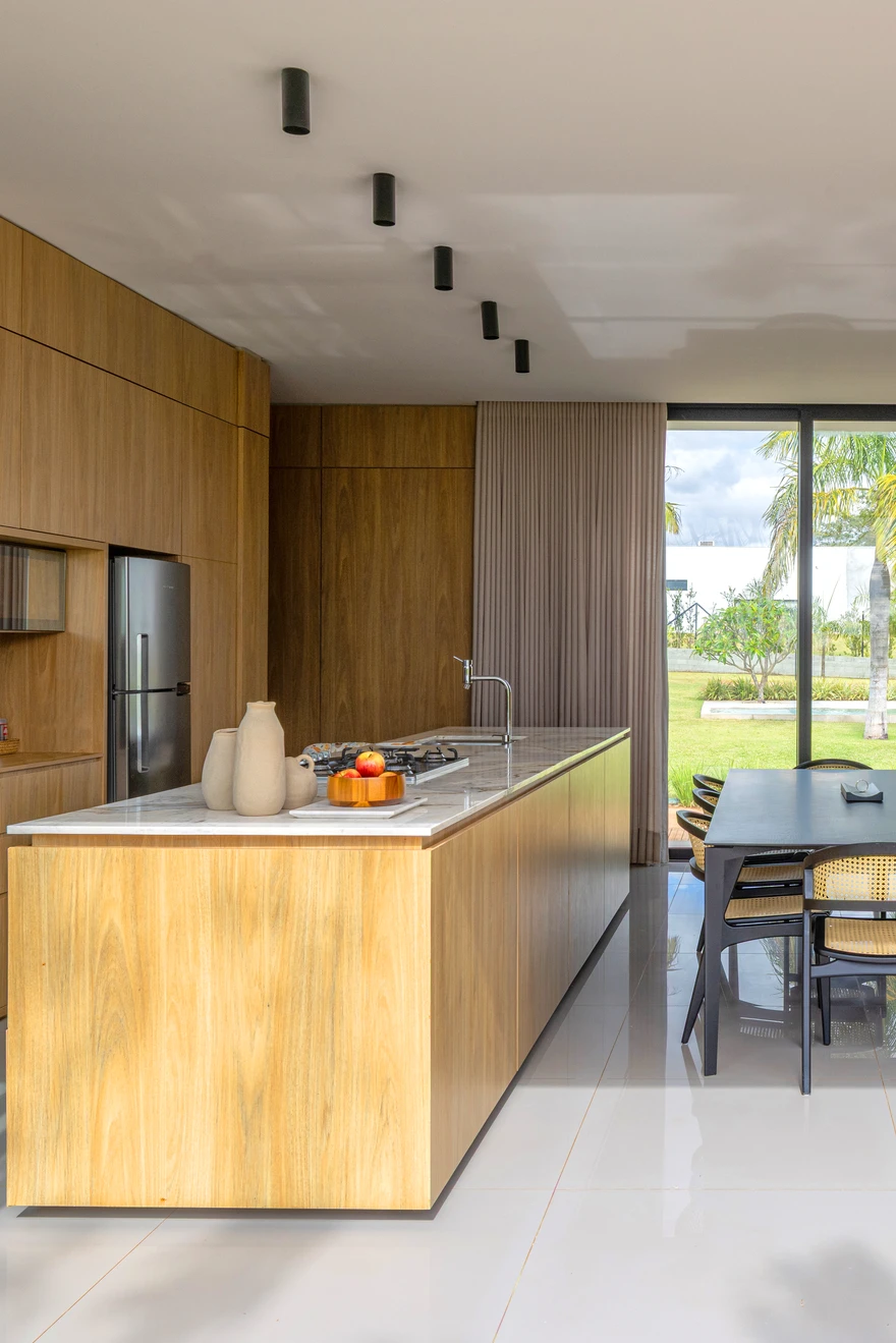 Minimalismo de quem sabe o que quer: a Chácara FL projetada por Maicon Liv