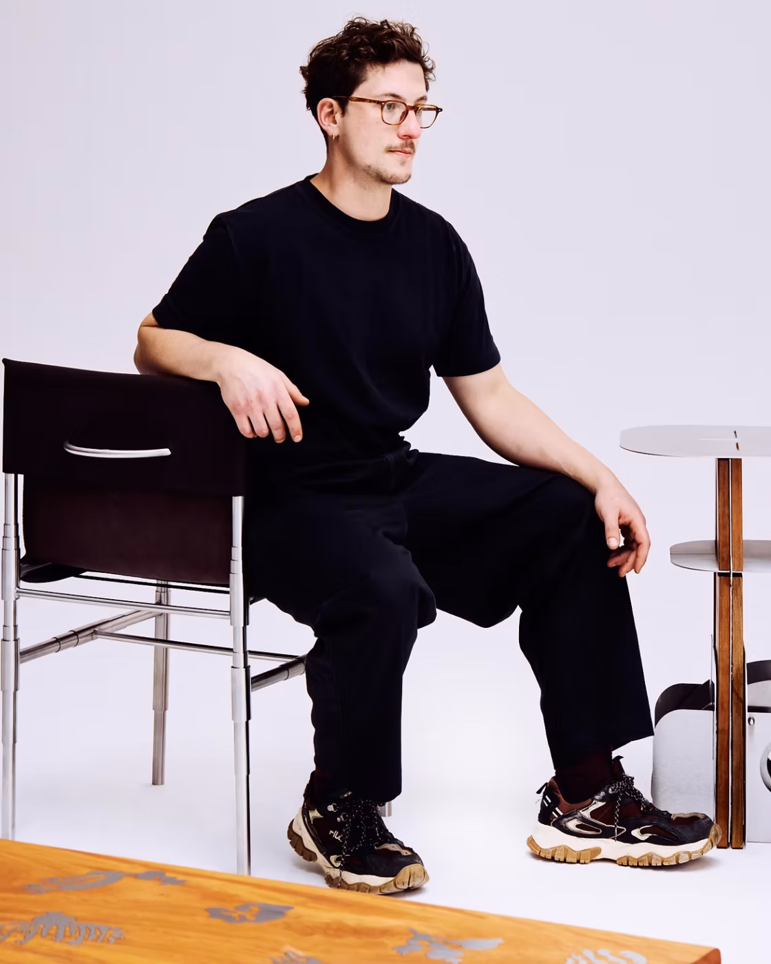 Puupa Studio lança Coleção 1 com quatro peças sobre forma e transformação