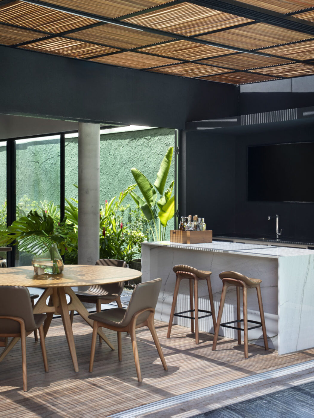 Casa Cubo: reforma transforma imóvel com telhas cerâmicas em residência contemporânea no Maranhão