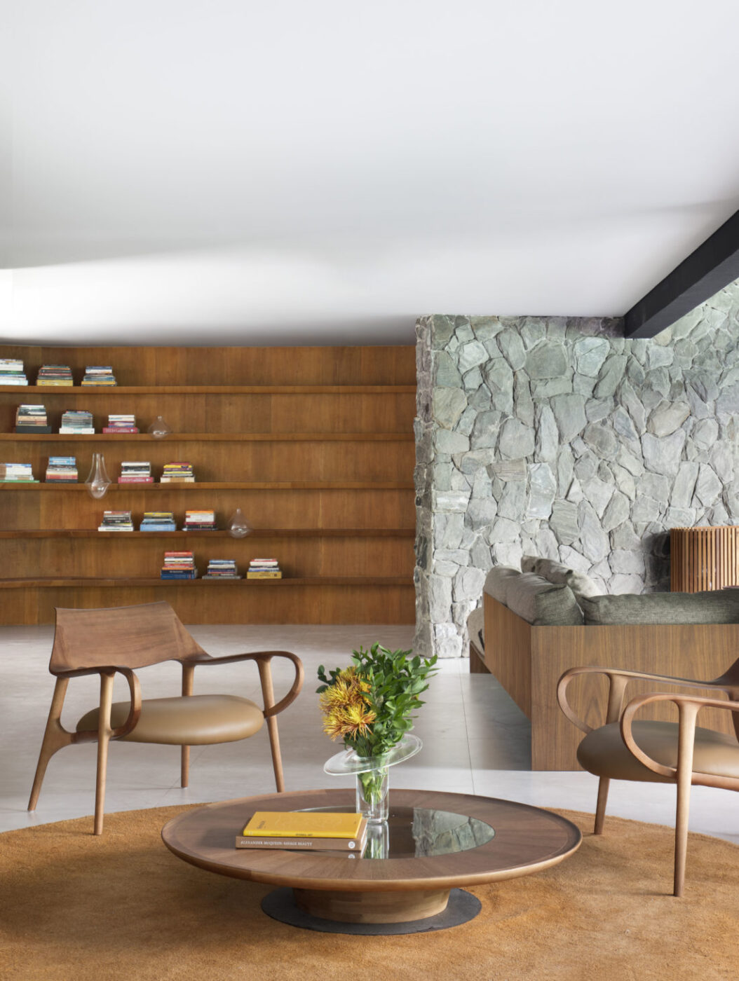 Casa Cubo: reforma transforma imóvel com telhas cerâmicas em residência contemporânea no Maranhão