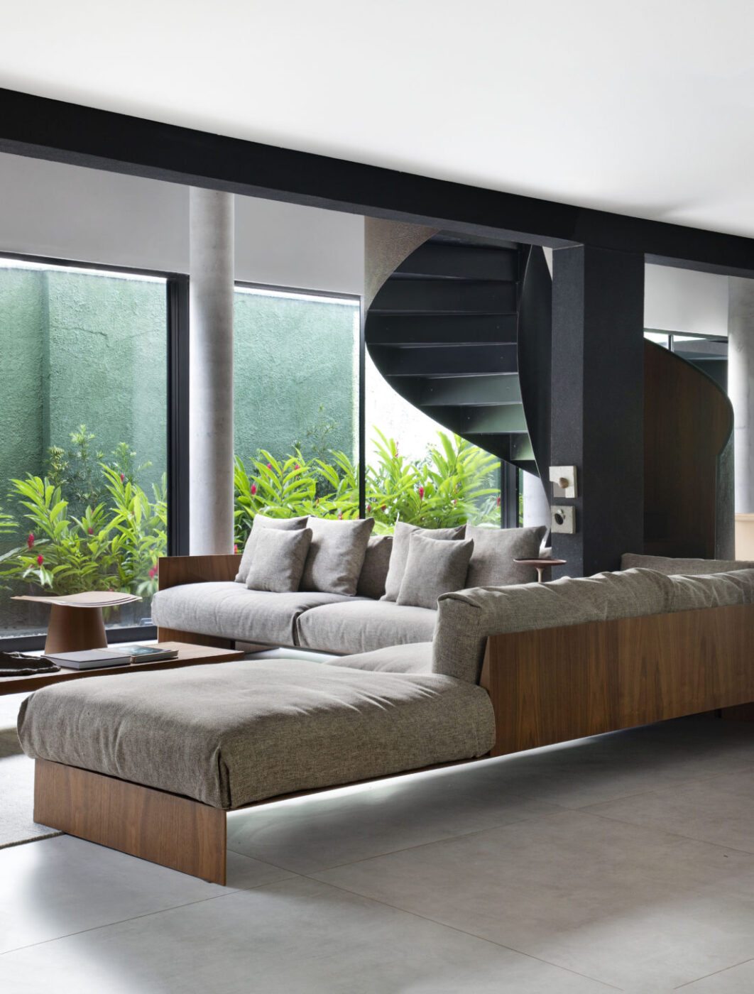 Casa Cubo: reforma transforma imóvel com telhas cerâmicas em residência contemporânea no Maranhão