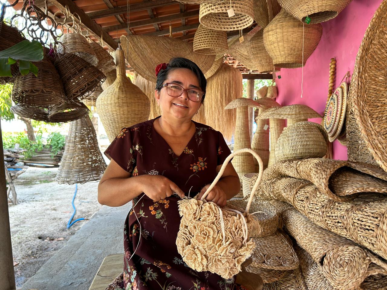 Artesanato brasileiro impulsionado por mulheres une identidade cultural, design e autonomia econômica