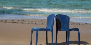 Tramontina Oceano +Clean: cadeira criada com plástico do mar une resistência e propósito ambiental