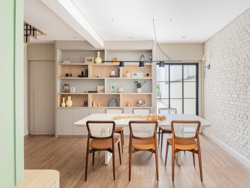 Projeto renova sobrado de 200 m² para uma jovem família