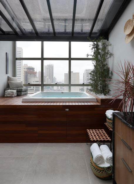 Cobertura para áreas externas: como escolher o sistema ideal para luz natural, ventilação e proteção eficiente