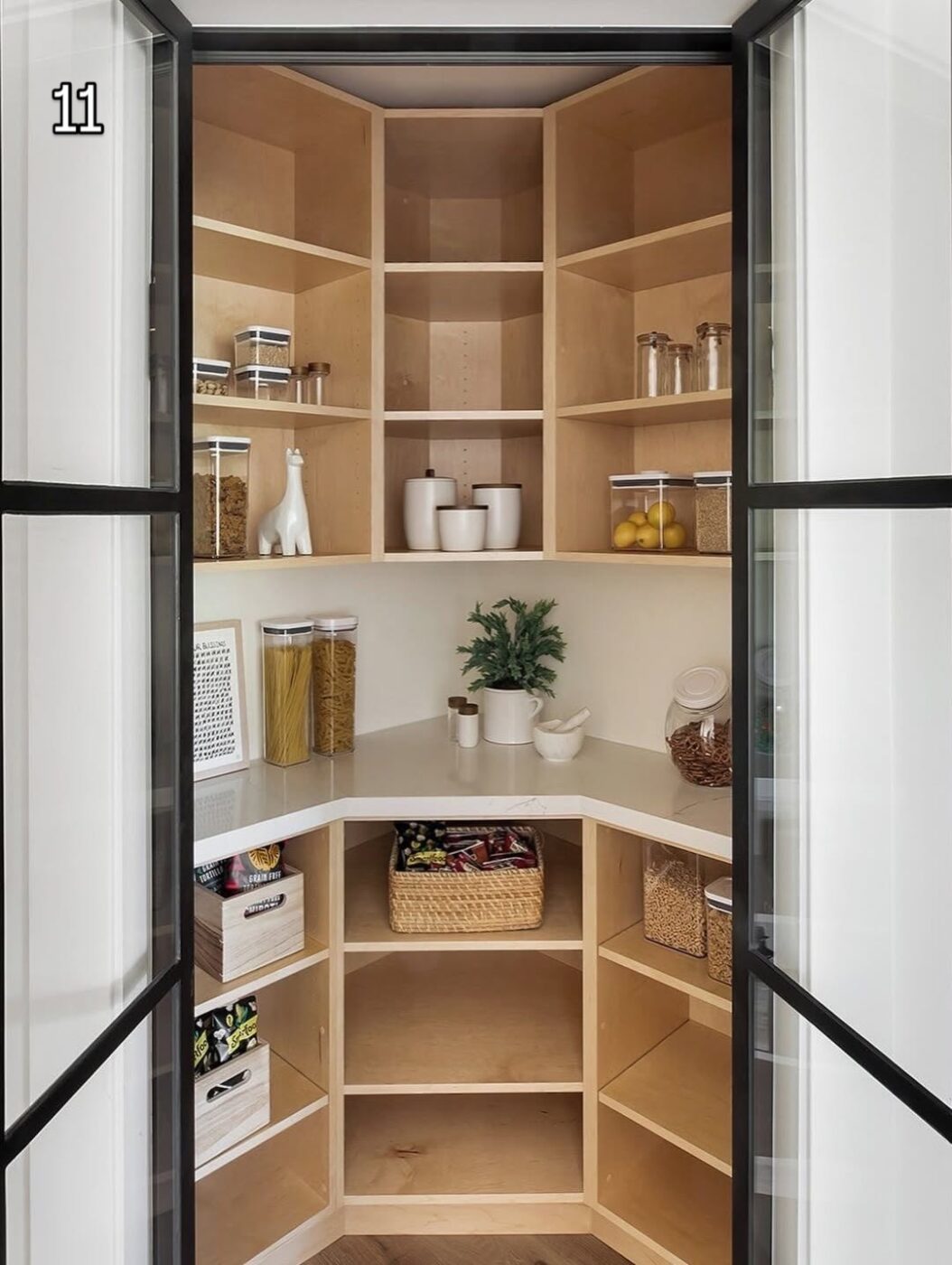 Despensa na cozinha: como planejar um espaço que organiza, protege e valoriza o ambiente