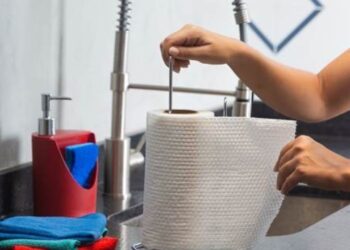 Como limpar a casa gastando menos e agredindo menos o meio ambiente