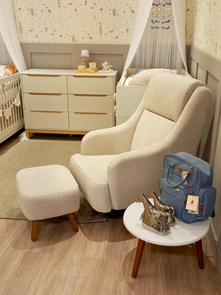 Poltrona de amamentação: como escolher o modelo ideal e integrar ao décor do quarto do bebê