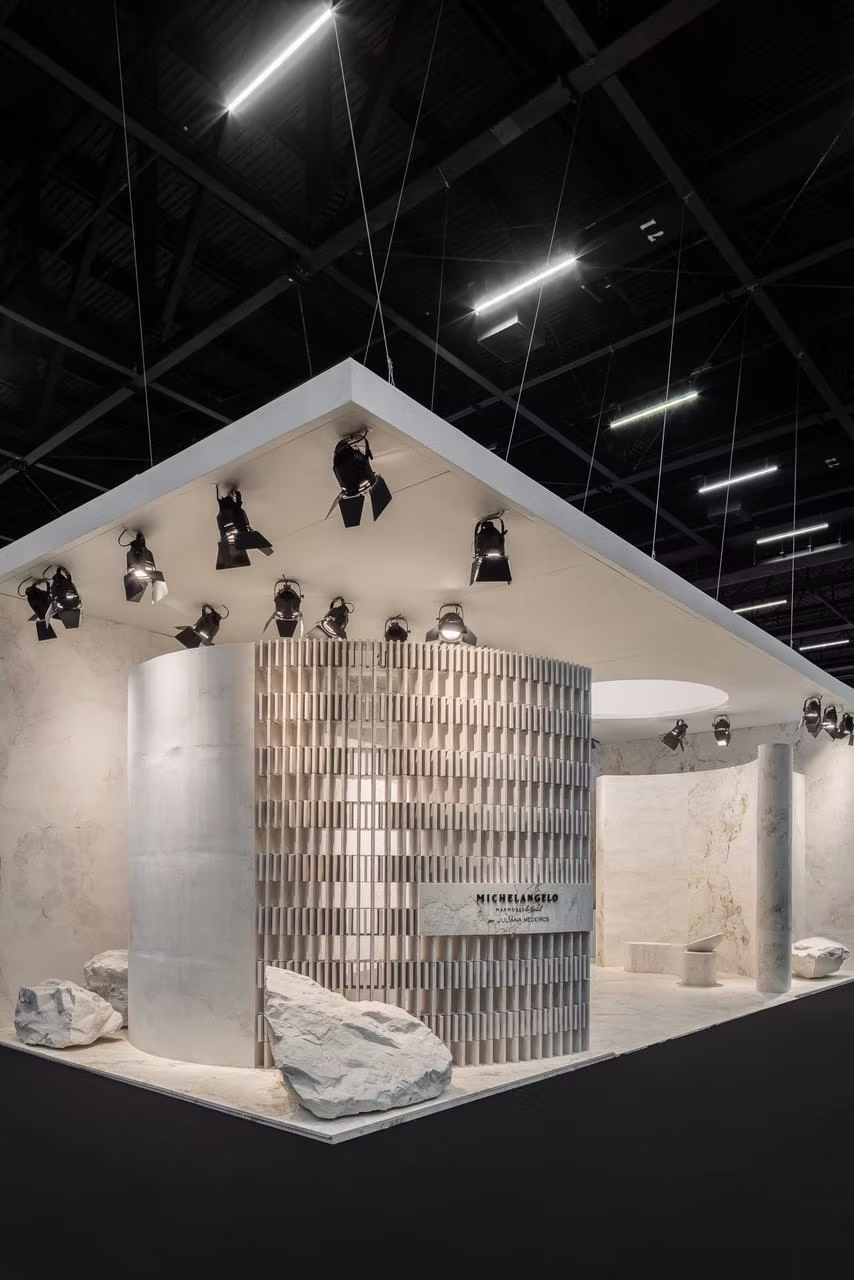 Mármore como experiência sensorial: como a Michelangelo Mármores do Brasil redefine o uso da pedra natural na Expo Revestir 2026