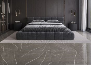 Coleção 2026 da Cerâmica Almeida chega à Expo Revestir com porcelanato inspirado em vilas medievais portuguesas