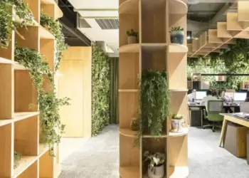 Design biofílico em escala real: o edifício com jardins particulares inteligentes que vai mudar a fachada das cidades brasileiras