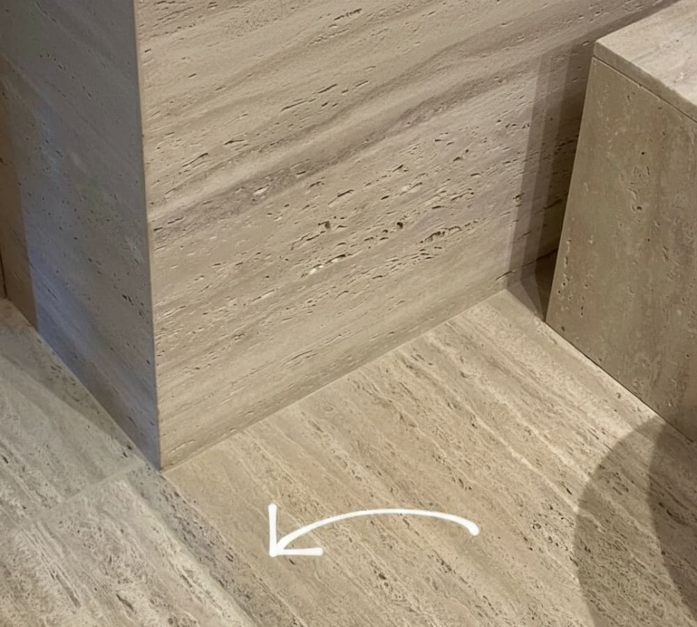 Rejunte invisível no piso: o truque com massa plástica que transforma qualquer revestimento