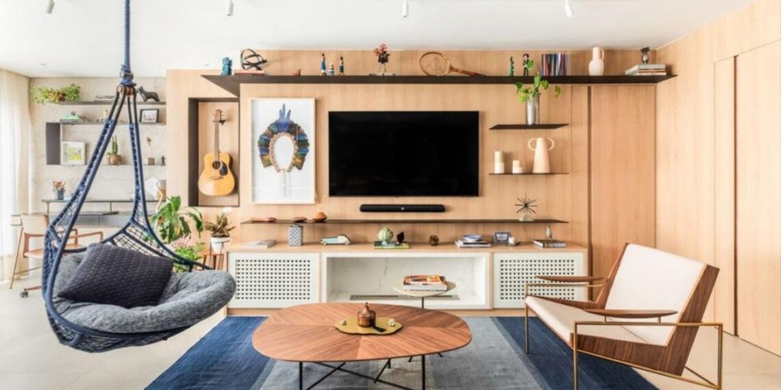 Entre cores que despertam emoções, objetos afetivos, materiais nacionais e espaços pensados para saúde física e mental, o apartamento do próprio arquiteto Bruno Moraes evidencia algumas das tendências de 2026 | Projeto BMA Studio | Foto: Guilherme Pucci