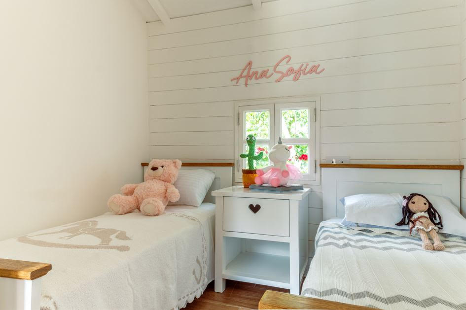 Projeto de arquitetura cria casinha de boneca em tamanho real