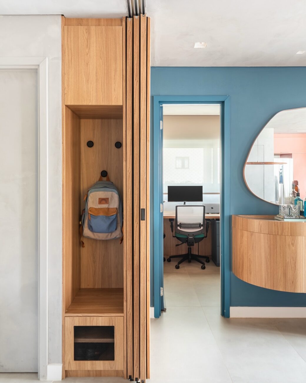 Chapeleira: 5 projetos que mostram como ter um hall de entrada funcional e elegante