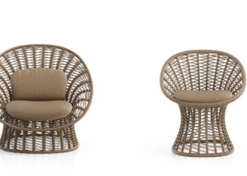 Formas escultóricas inspiradas na delicadeza do jasmim traduzem o encontro entre design, arte e inovação em novas cadeira (à esq.) e poltrona Jasmine, da Tidelli (Foto: Tidelli, Divulgação) Coleção Jasmine