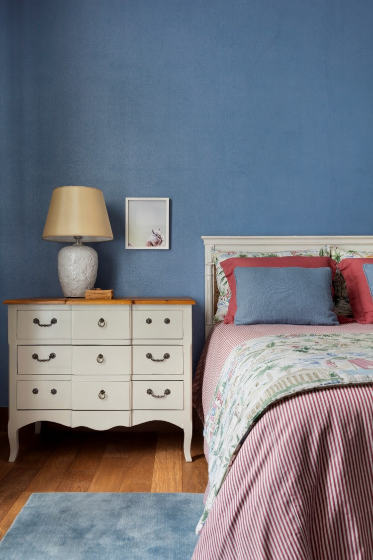 Garimpo de móveis antigos: como peças com história transformam a decoração contemporânea