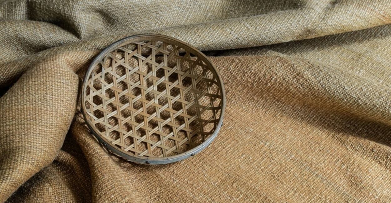 Tapete Dhurie Juta Plain Gold, da by Kamy – Foto: Studio by Kamy