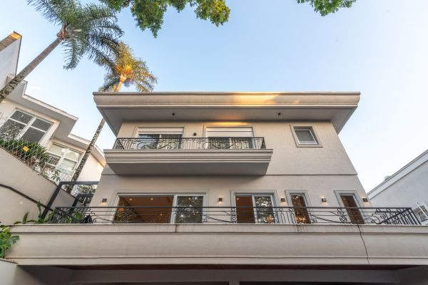A fachada que ninguém visita é a que mais aquece e como isso afeta sua conta de luz