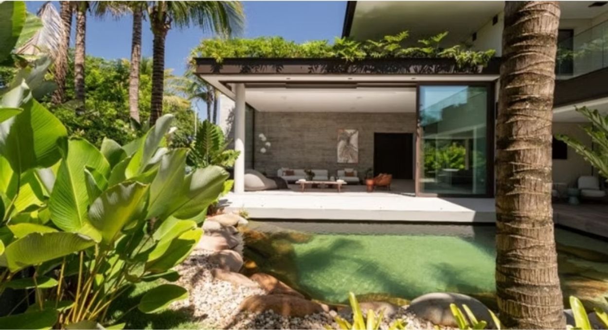 Por que esta casa de 650m² não tem área de lazer convencional e funciona melhor assim