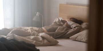 Organizar o quarto do jeito certo melhora o sono, e os especialistas explicam exatamente por quê