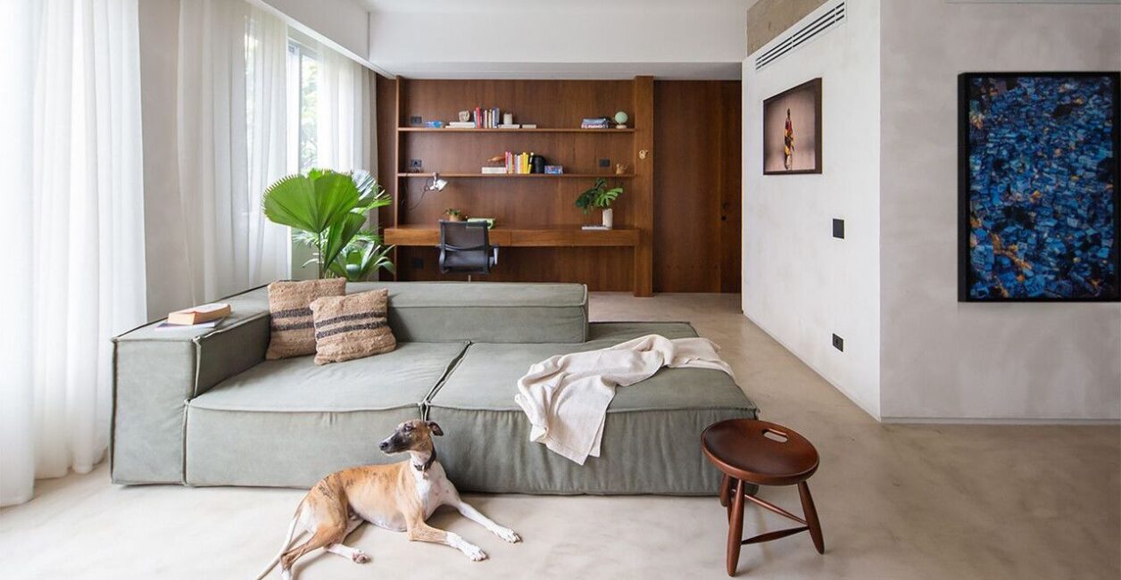 Apartamento dos anos 1950 reformulado: como o StudioLIM transformou um imóvel carioca sem alterar sua estrutura