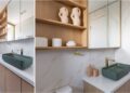 Com gradientes suaves, formatos diversos com cantos arredondados e acabamento mate, as cubas coloridas têm ganhado espaço nos projetos de arquitetura de interiores. Na reforma dos banheiros que integram o mesmo apartamento, a arquiteta Mari Milani apostou no mesmo modelo e cor, mas com dimensões de acordo com a bancada | FOTOS: Mariana Camargo