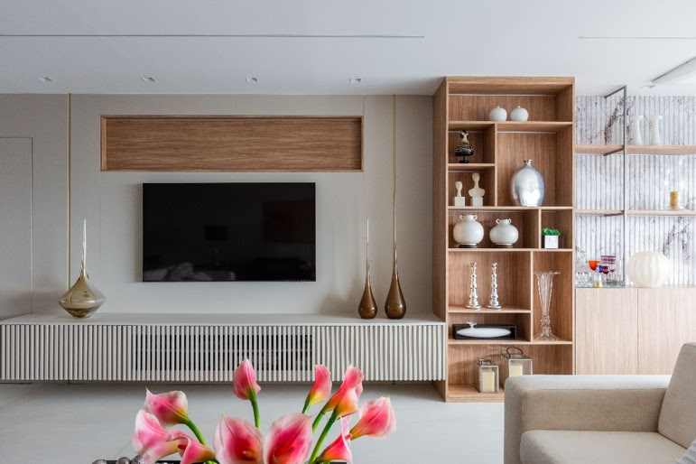 Rack e painel de TV: por que separar os dois é o erro mais comum em projetos de sala de estar