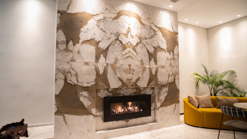 Rochas naturais: showroom da Paraná Mármores e Granitos amplia o repertório da arquitetura de interiores