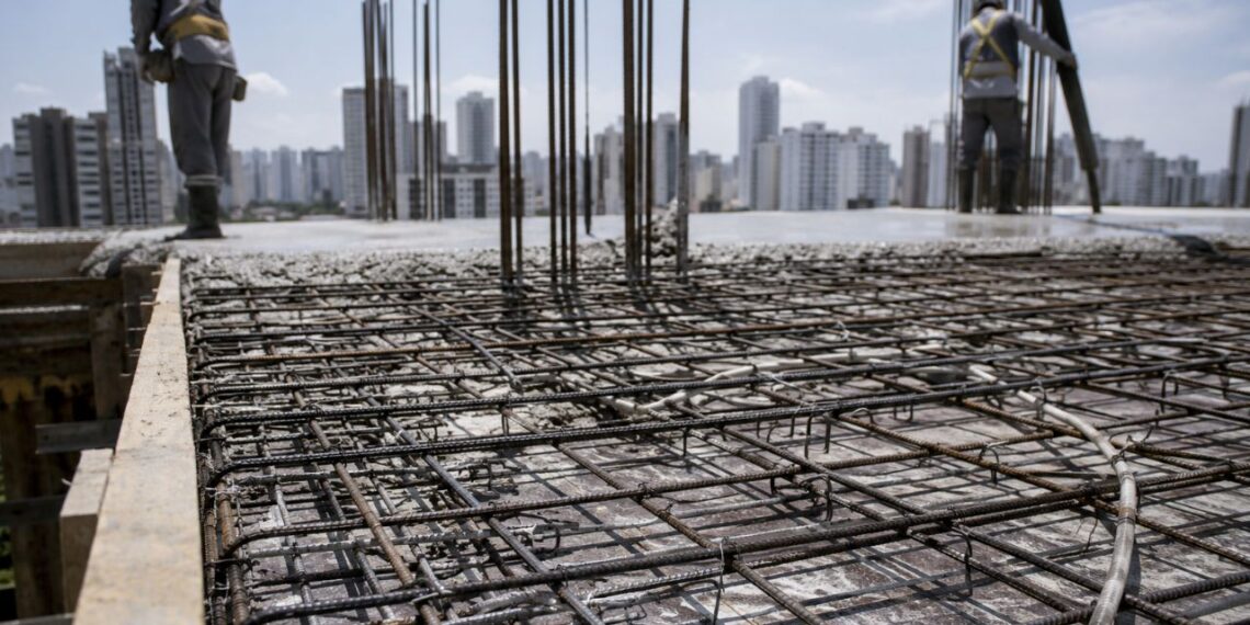 Concreto Armado: o material que sustenta 9 em cada 10 obras residenciais no Brasil