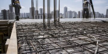 Concreto Armado: o material que sustenta 9 em cada 10 obras residenciais no Brasil