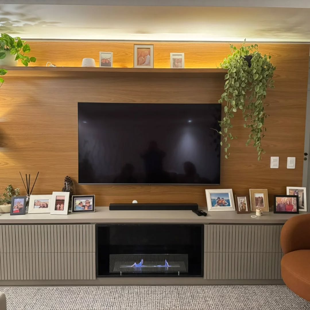 Lareira ecológica: o item que substituiu a chaminé em projetos de arquitetura contemporâneos