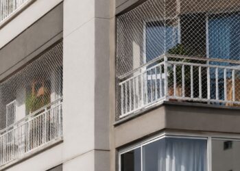 Rede de proteção: por que a cor certa pode salvar (ou arruinar) a estética da fachada?