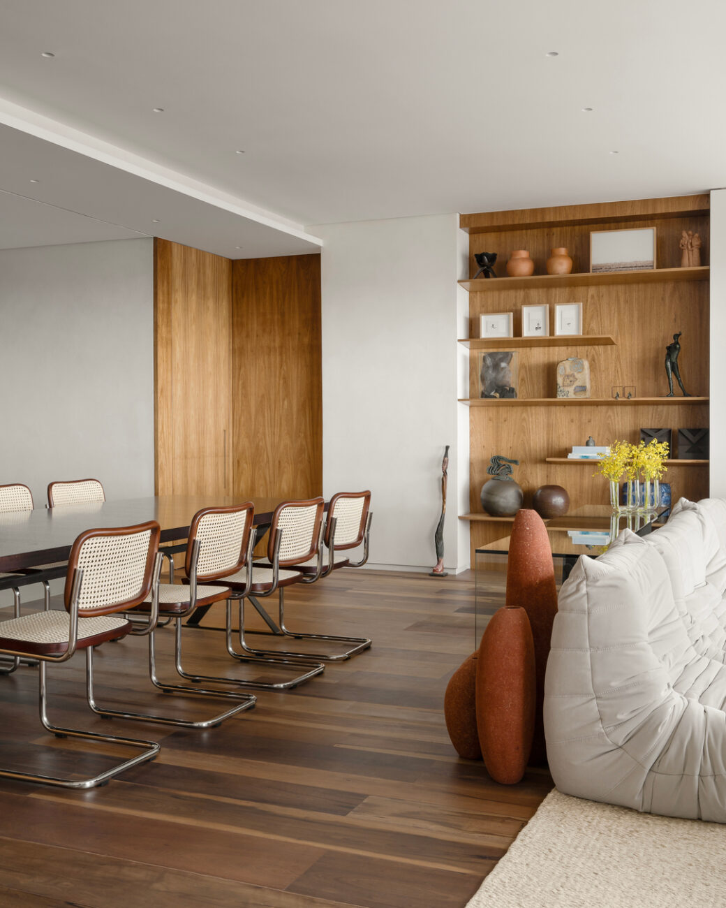 Apartamento de 260 m² em Belo Horizonte é redesenhado para receber gêmeos recém-chegados