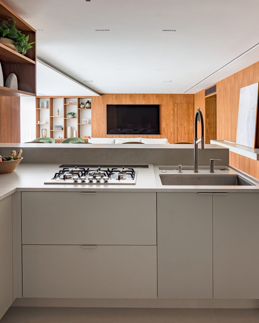 Apartamento de 186 m² em São Paulo Aposta na Integração Total para Receber Amigos
