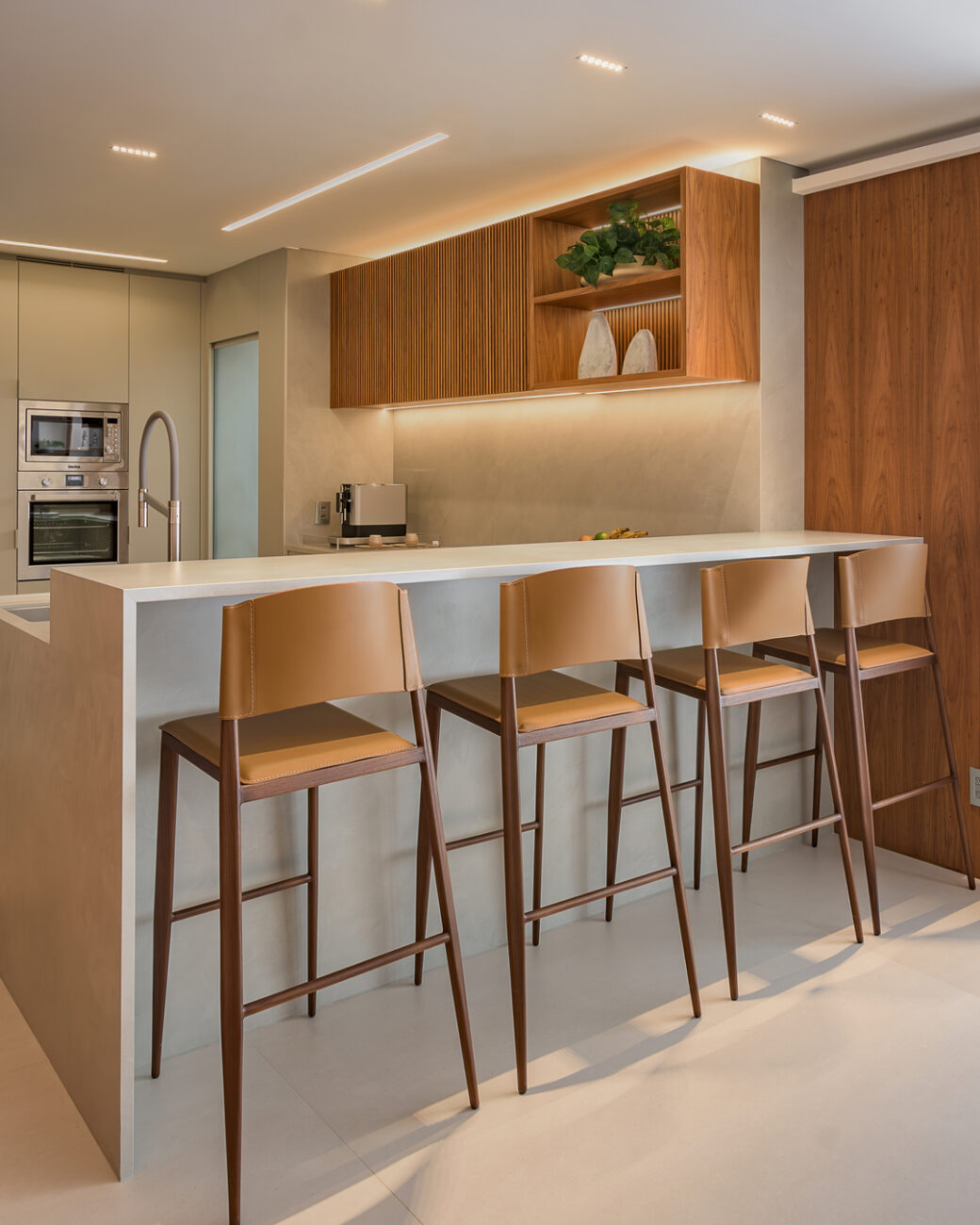 Apartamento de 186 m² em São Paulo Aposta na Integração Total para Receber Amigos