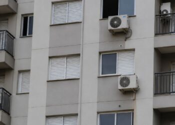 O condomínio pode proibir ar-condicionado no apartamento? Sim, e a estrutura do prédio é o motivo real
