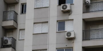 O condomínio pode proibir ar-condicionado no apartamento? Sim, e a estrutura do prédio é o motivo real