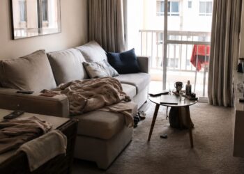 Uma casa perfeita não existe! Entenda por que a bagunça do dia a dia é normal.