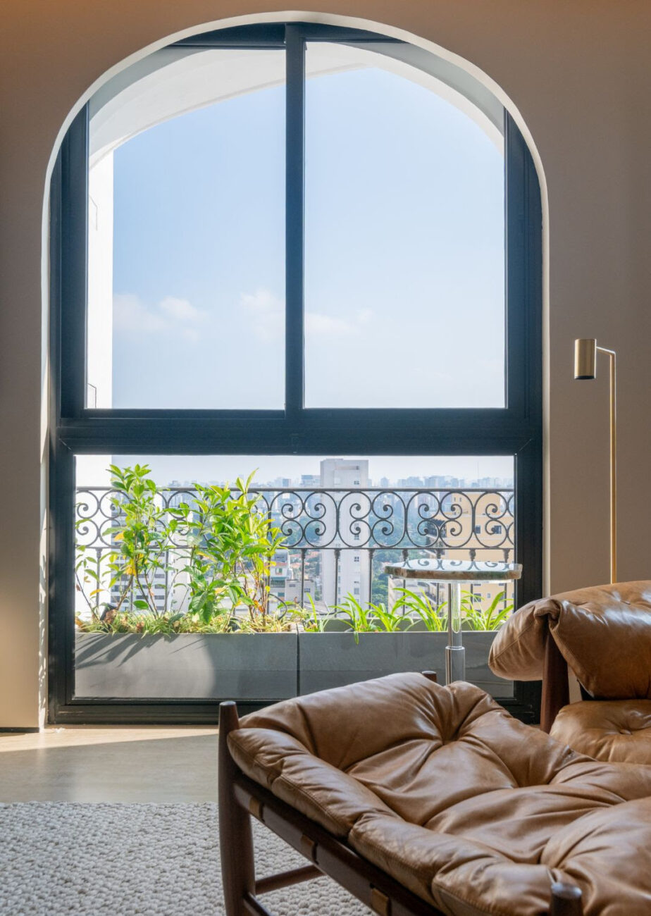 Uma bancada sem quina, um arco, um sofá: como pequenas curvas mudam a forma como as pessoas se movem dentro de casa