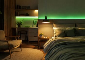Luz verde vira aposta de decoração e muda o jeito de iluminar o quarto
