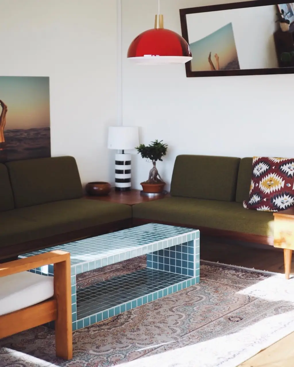 Tile table: por que os azulejos saíram da cozinha e viraram móvel de sala